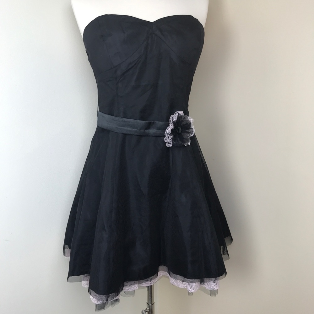 🍩 Material Girl Black and pink dress size 7